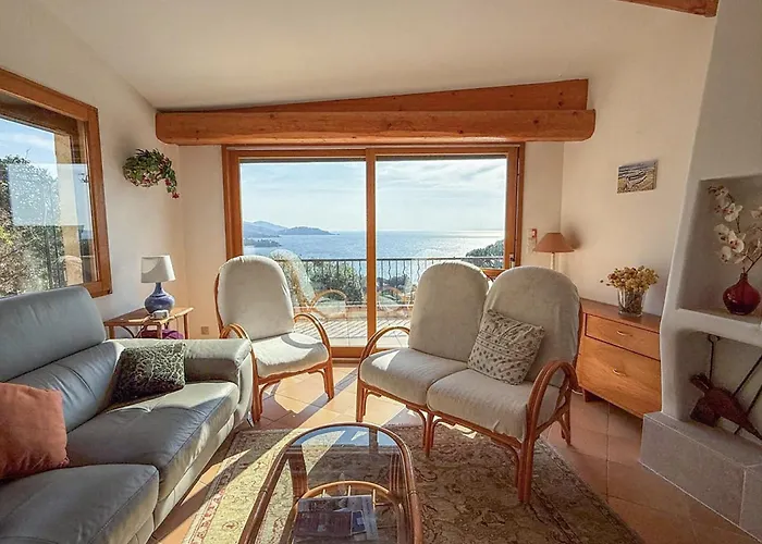 Apartment T3 Pour 4 Personnes, Magnifique Vue Sur La Baie De Saint Clair Le Lavandou