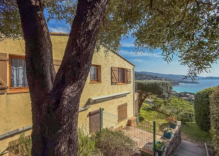 Apartment T3 Pour 4 Personnes, Magnifique Vue Sur La Baie De Saint Clair Le Lavandou