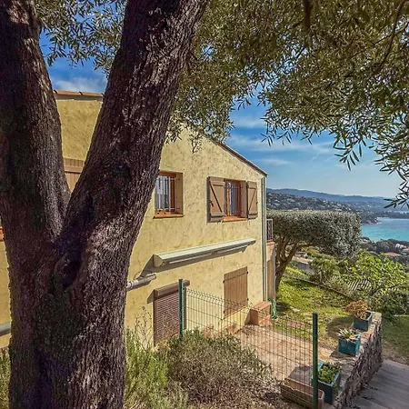 Apartment T3 Pour 4 Personnes, Magnifique Vue Sur La Baie De Saint Clair Le Lavandou